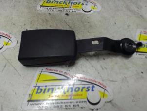Usagé Insertion ceinture de sécurité avant droite Peugeot Bipper (AA) 1.4 HDi Prix € 21,00 Règlement à la marge proposé par Binckhorst BV