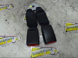 Usagé Insertion ceinture de sécurité arrière droite Toyota Yaris (P1) 1.0 16V VVT-i Prix € 21,00 Règlement à la marge proposé par Binckhorst BV