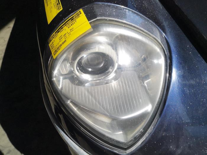 Używane Reflektor prawy Lancia Thesis (841) 3.0 V6 24V Cena € 183,75 Procedura marży oferowane przez Binckhorst BV