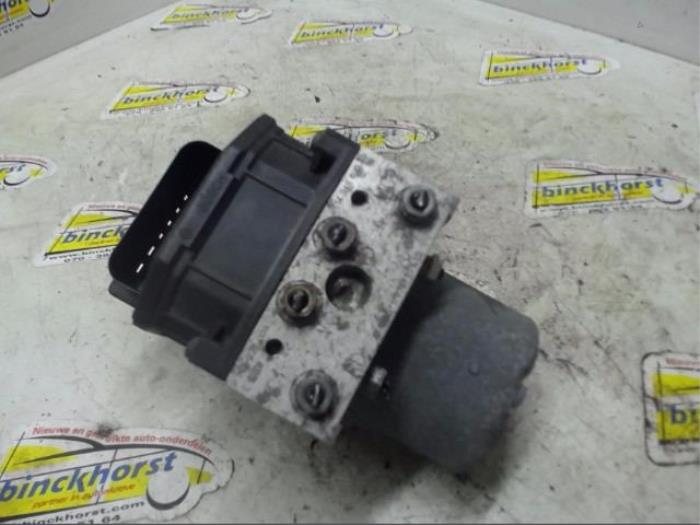 Usagé Bloc ABS Peugeot 807 2.0 16V Prix € 73,50 Règlement à la marge proposé par Binckhorst BV