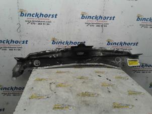 Gebrauchte Schlossträger vorne Ford Transit 2.2 TDCi 16V Preis € 36,75 Margenregelung angeboten von Binckhorst BV