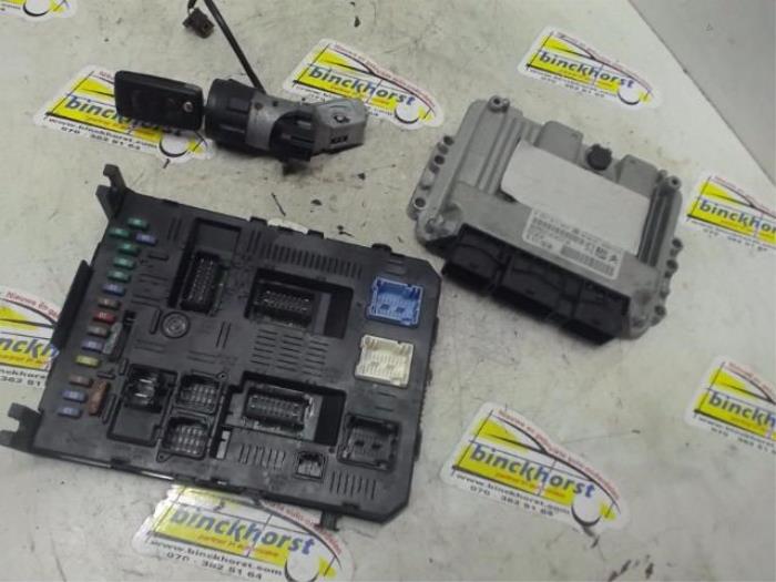 Used Ignition lock + computer Citroen C4 Berline (LC) 1.6 HDi 16V Price € 145,95 Margin scheme offered by Binckhorst BV