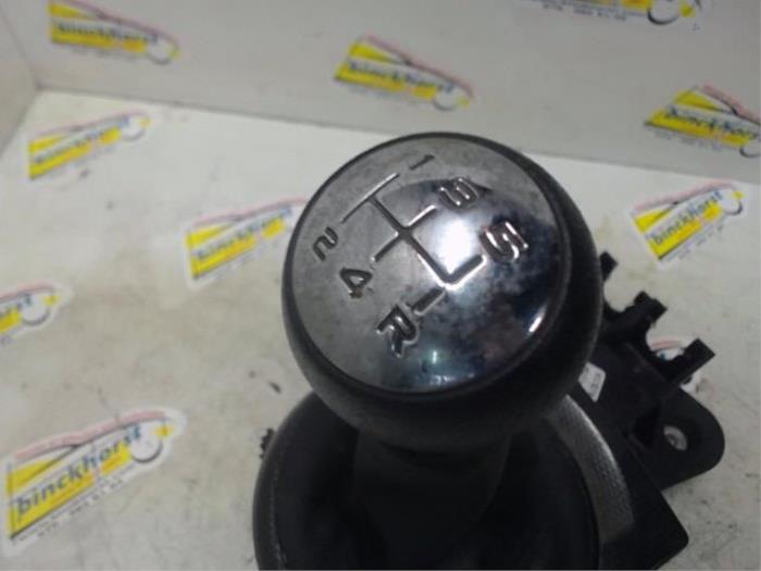 Gear stick from a Citroën C4 Berline (LC) 1.6 HDi 16V 2006