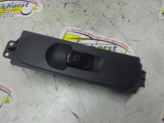 Usados Interruptor de ventanilla eléctrica Volkswagen Crafter 2.0 TDI 16V Precio € 15,75 Norma de margen ofrecido por Binckhorst BV