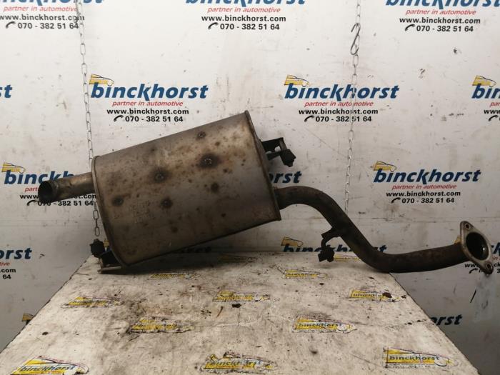 Auspuff Enddämpfer van een Toyota Corolla Verso (R10/11) 2.0 D-4D 16V 2004