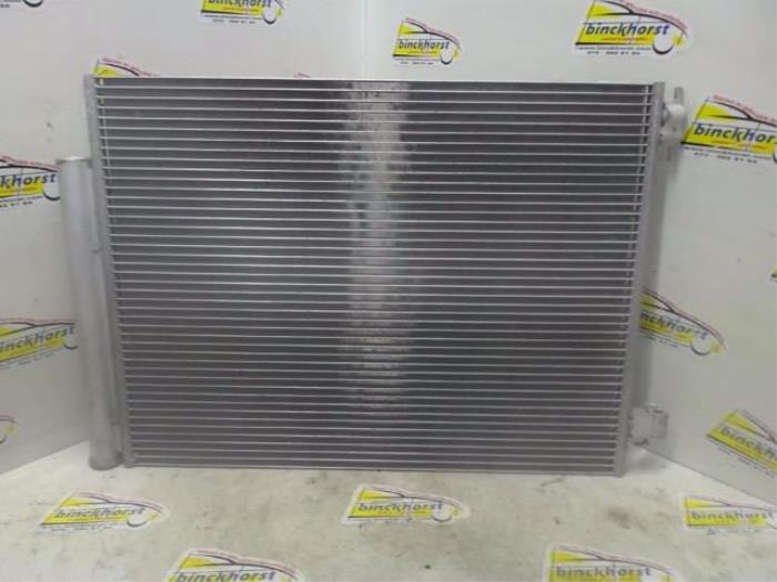Air conditioning radiator from a Renault Clio IV (5R) 0.9 Energy TCE 90 12V 2017