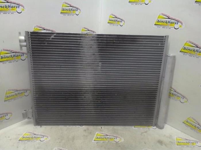 Air conditioning radiator from a Renault Clio IV (5R) 0.9 Energy TCE 90 12V 2017