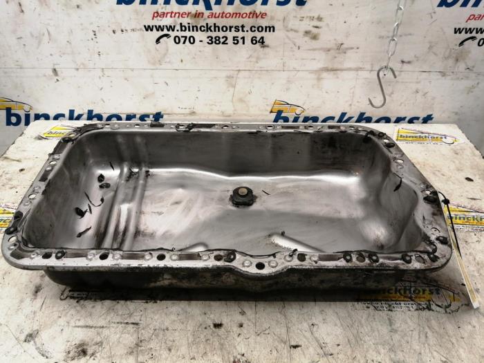 Usagé Couvercle carter Renault Master II (FD/HD) 2.5 dCi 120 FAP Prix € 63,00 Règlement à la marge proposé par Binckhorst BV