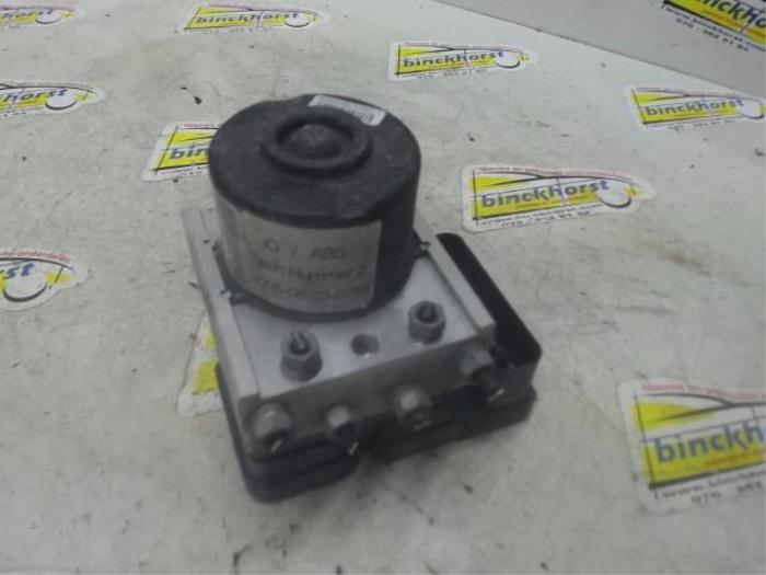 Begagnade ABS-pump Ford Focus 2 2.0 TDCi 16V Pris € 40,95 Marginaltabell erbjuds av Binckhorst BV
