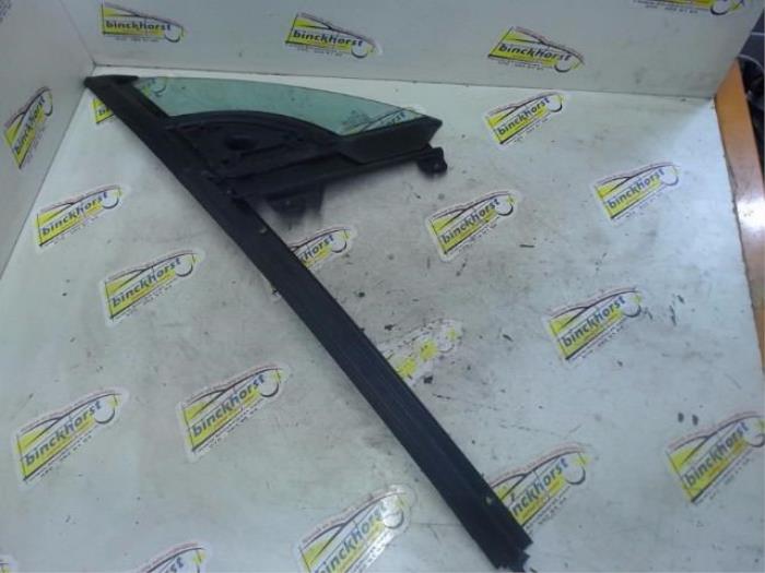 Usados Ventanilla triangular derecha delante Citroen C3 Pluriel (HB) 1.4 Precio € 36,75 Norma de margen ofrecido por Binckhorst BV