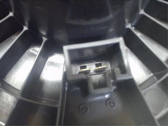 Silnik wentylatora nagrzewnicy z Daihatsu Sirion 2 (M3) 1.0 12V DVVT 2008