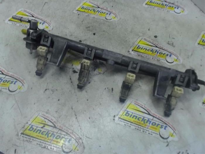 Usagé Système d'injection Ford Mondeo II Wagon 2.0i 16V Prix € 84,00 Règlement à la marge proposé par Binckhorst BV