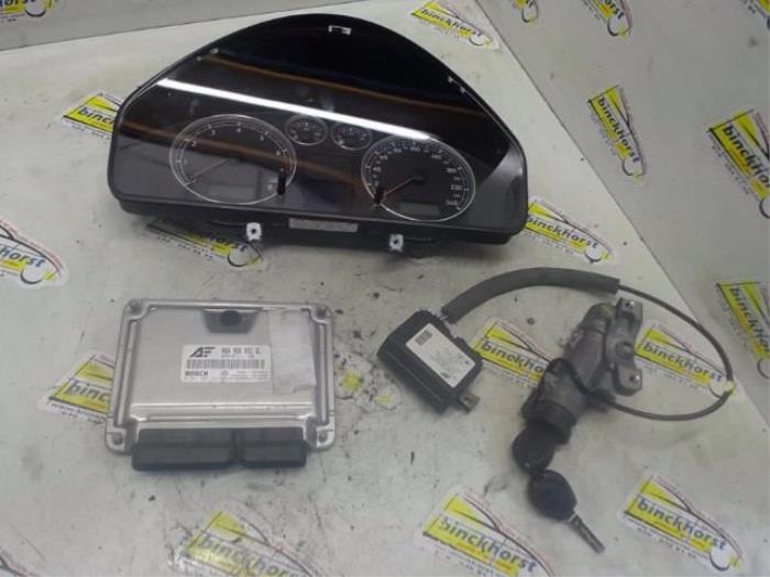 Used Ignition lock + computer Volkswagen Sharan (7M8/M9/M6) 2.0 Price € 131,25 Margin scheme offered by Binckhorst BV