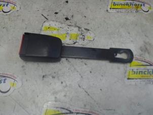 Used Front seatbelt buckle, right Renault Master III (FD/HD) 2.5 dCi 120 FAP Price € 50,82 Inclusive VAT offered by Binckhorst BV