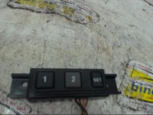Usados Interruptor de ajuste de asiento Jeep Grand Cherokee (WG/WJ) 2.7 CRD 20V Precio € 52,50 Norma de margen ofrecido por Binckhorst BV