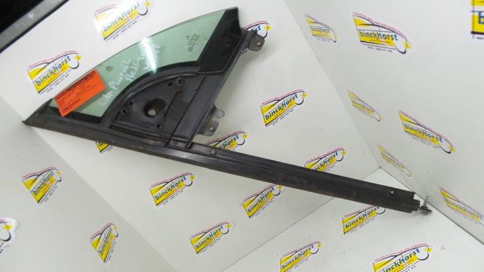 Usados Ventanilla triangular derecha delante Citroen C3 Pluriel (HB) 1.4 Precio € 36,75 Norma de margen ofrecido por Binckhorst BV