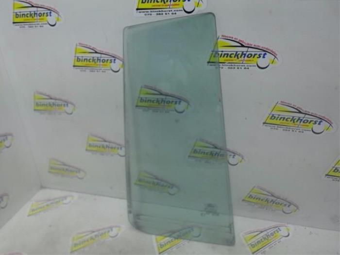 Usados Ventanilla triangular derecha detrás Ford Grand C-Max (DXA) 1.6 Ti-VCT 16V Precio € 36,75 Norma de margen ofrecido por Binckhorst BV