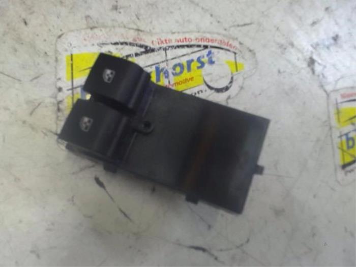 Electric window switch from a Opel Astra J Sports Tourer (PD8/PE8/PF8) 1.7 CDTi 16V 2012