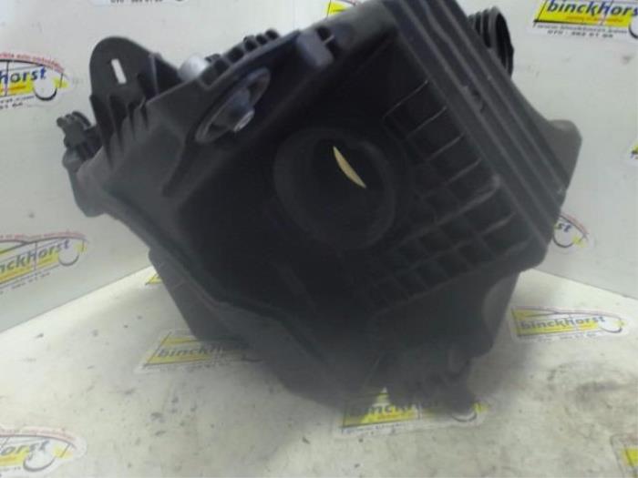 Gebrauchte Luftfiltergehäuse Mercedes A (W169) 1.7 A-170 5-Drs. Preis € 42,00 Margenregelung angeboten von Binckhorst BV