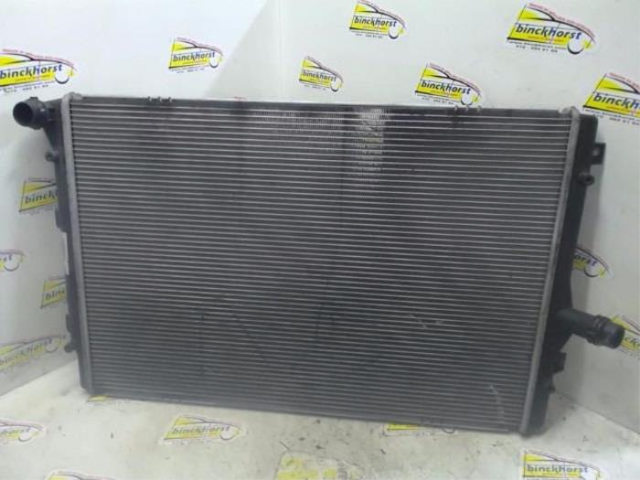 Usagé Radiateur Volkswagen Passat Variant (3C5) 2.0 TDI 16V 140 Prix € 52,50 Règlement à la marge proposé par Binckhorst BV
