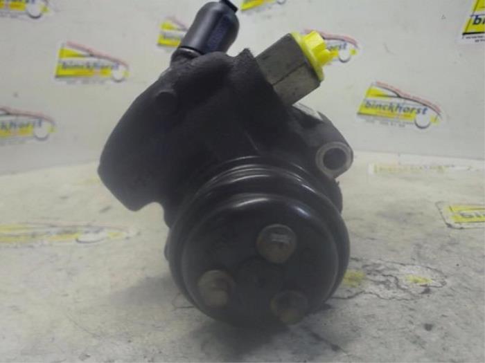 Usagé Pompe de direction Ford Mondeo III 2.0 TDCi 130 16V Prix € 52,50 Règlement à la marge proposé par Binckhorst BV