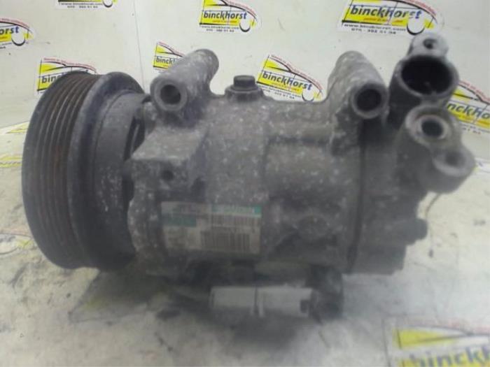 Air conditioning pump from a Renault Clio III (BR/CR) 1.5 dCi 70 2006