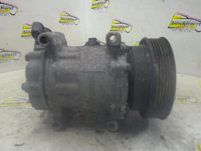 Compresseur de clim d'un Renault Clio III (BR/CR) 1.5 dCi 70 2006