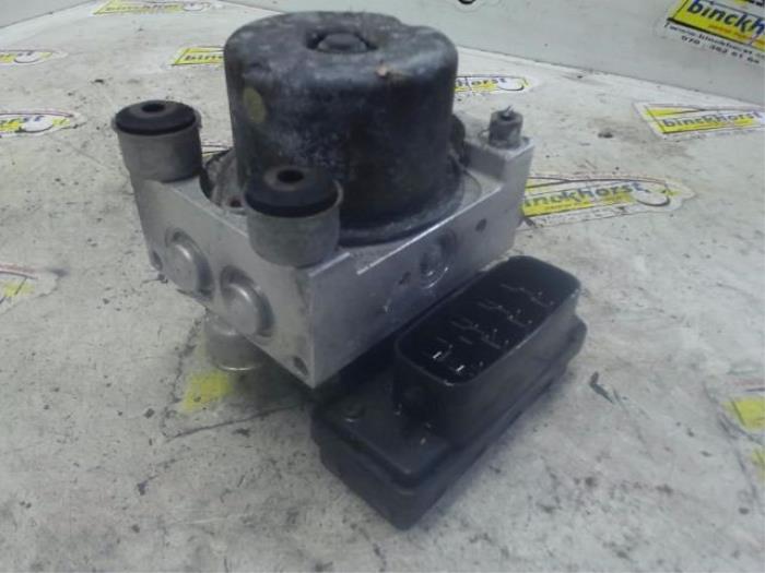 Używane Pompa ABS Daihatsu Cuore (L251/271/276) 1.0 12V DVVT Cena € 51,45 Procedura marży oferowane przez Binckhorst BV