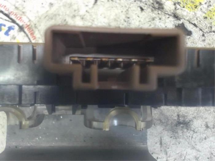Interruptor de luz de pánico de un Daihatsu Cuore (L251/271/276) 1.0 12V DVVT 2004