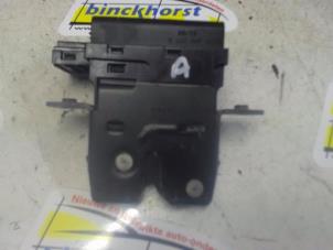 Used Tailgate lock mechanism Renault Laguna II (BG) 1.8 16V Price € 36,75 Margin scheme offered by Binckhorst BV