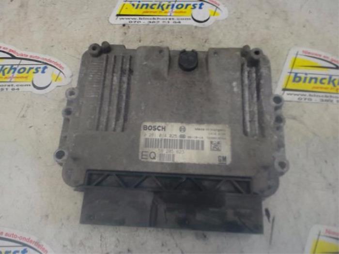 Used Engine management computer Opel Astra H GTC (L08) 1.9 CDTi 16V Price € 63,00 Margin scheme offered by Binckhorst BV