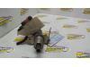 Master cylinder from a Mercedes E (W124), 1984 / 1993 2.6 260 E, Saloon, 4-dr, Petrol, 2.597cc, 118kW (160pk), RWD, M103940, 1985-09 / 1992-08, 124.026 1990
