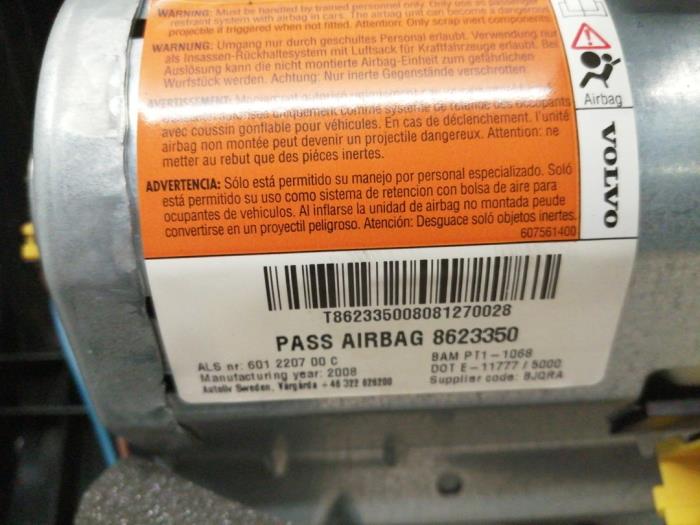 Panel z Volvo V50 (MW) 2.0 D 16V 2008