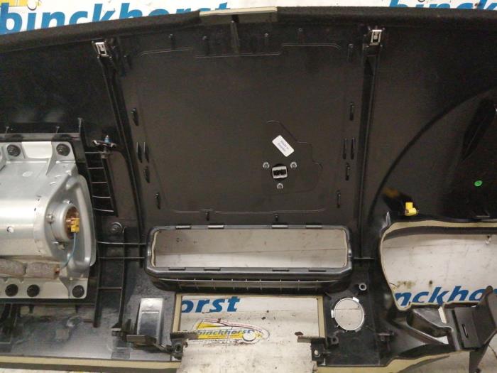 Panel z Volvo V50 (MW) 2.0 D 16V 2008