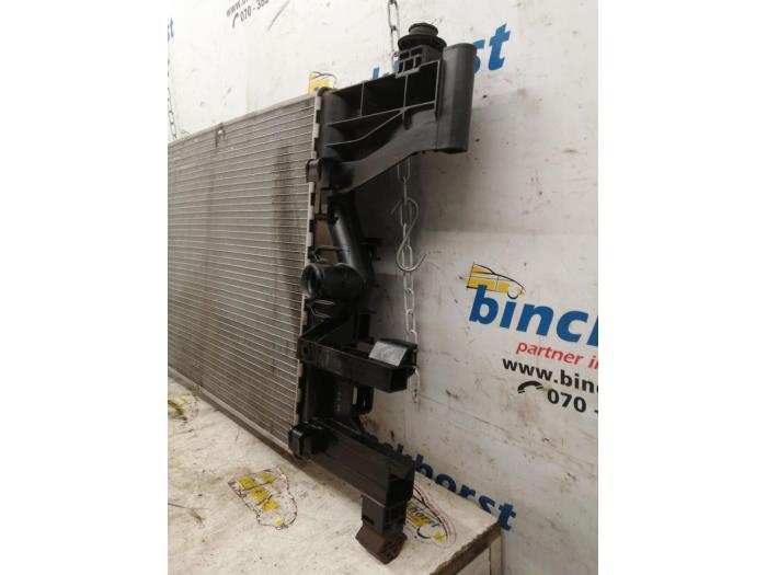 Radiateur d'un Opel Astra J Sports Tourer (PD8/PE8/PF8) 1.3 CDTI 16V ecoFlex 2012