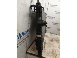 Radiateur d'un Opel Astra J Sports Tourer (PD8/PE8/PF8) 1.3 CDTI 16V ecoFlex 2012