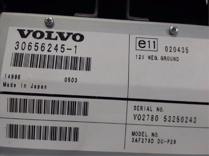Navigation display from a Volvo XC90 I 2.9 T6 24V 2005