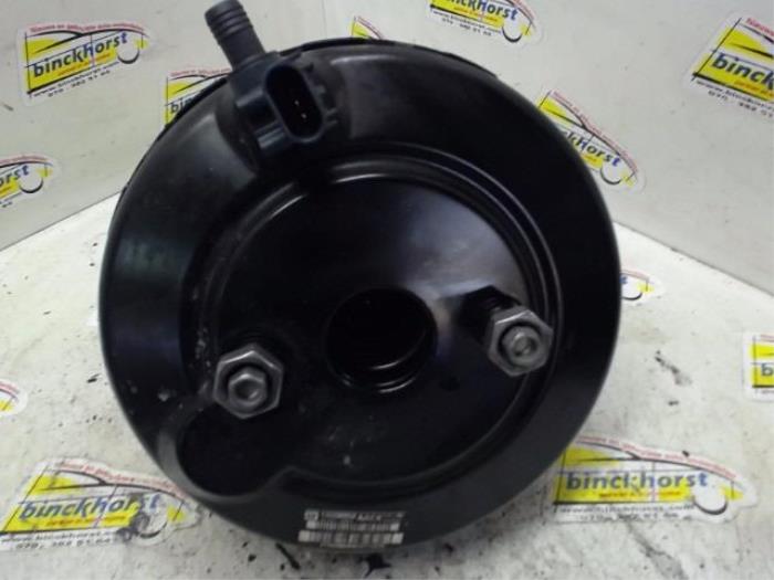 Usados Servofreno Opel Astra J Sports Tourer (PD8/PE8/PF8) 1.3 CDTI 16V ecoFlex Precio € 42,00 Norma de margen ofrecido por Binckhorst BV