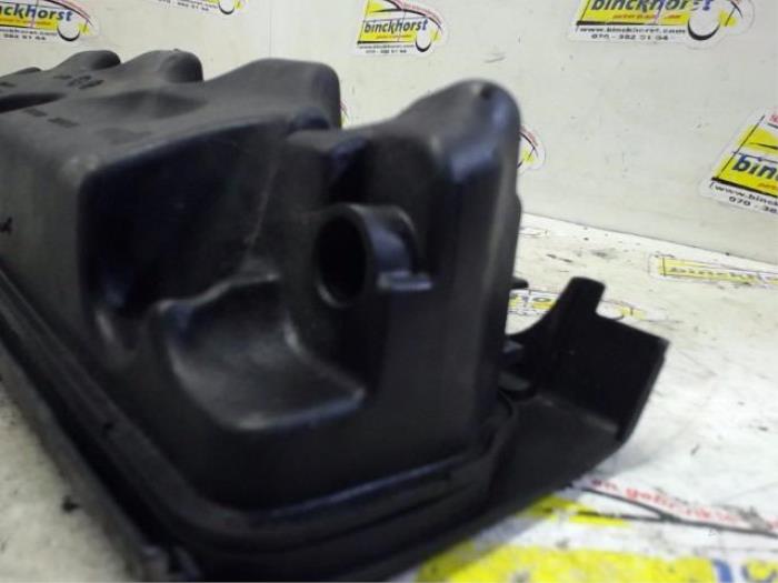 Ventildeckel van een Volkswagen Passat Variant (3C5) 2.0 FSI 16V 2007