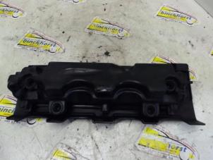 Ventildeckel van een Volkswagen Passat Variant (3C5) 2.0 FSI 16V 2007