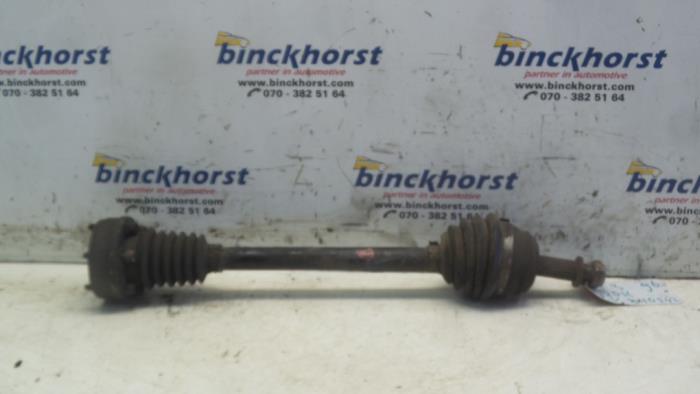 Gebrauchte Antriebswelle links vorne Volkswagen Golf III Variant (1H5) 1.9 CL,GL SDI Preis € 31,50 Margenregelung angeboten von Binckhorst BV