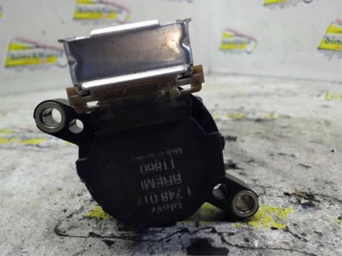 Ignition coil from a BMW 3 serie (E46/4) 320i 24V 2002