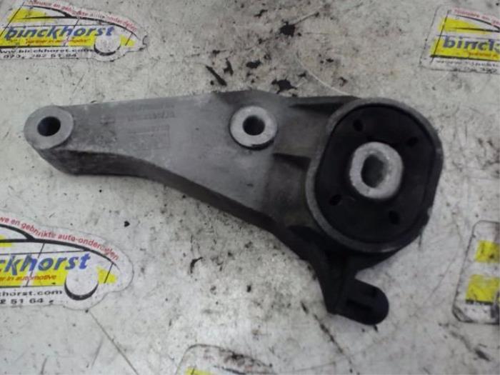Used Engine mount Opel Tigra Twin Top 1.8 16V Price € 26,25 Margin scheme offered by Binckhorst BV