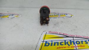 Usagé Bouton de warning Citroen Jumper (23) 2.5 TDI 12V Prix € 15,75 Règlement à la marge proposé par Binckhorst BV
