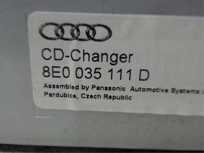 Changeur de CD d'un Audi A4 Avant (B7) 2.0 TDI 16V 2007