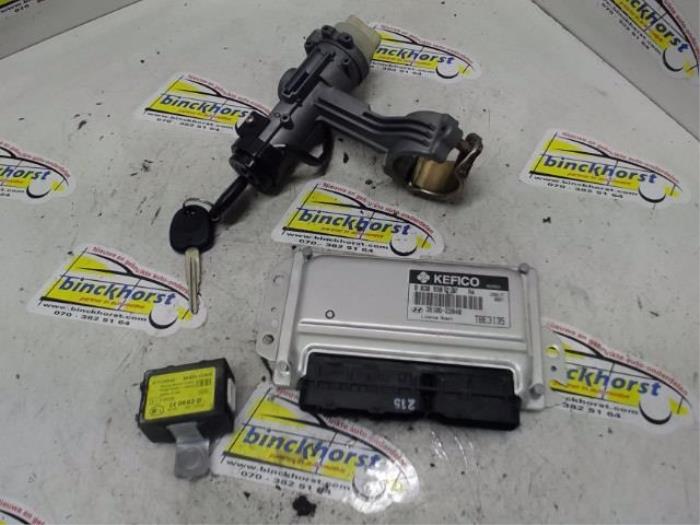 Used Ignition lock + computer Hyundai Getz 1.3i 12V Price € 94,50 Margin scheme offered by Binckhorst BV