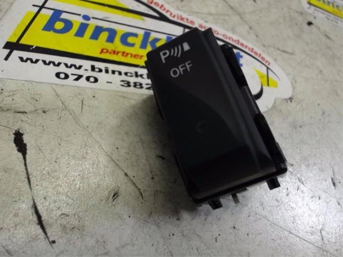 Usados Interruptor PDC Smart Forfour (453) 1.0 12V Precio € 26,25 Norma de margen ofrecido por Binckhorst BV