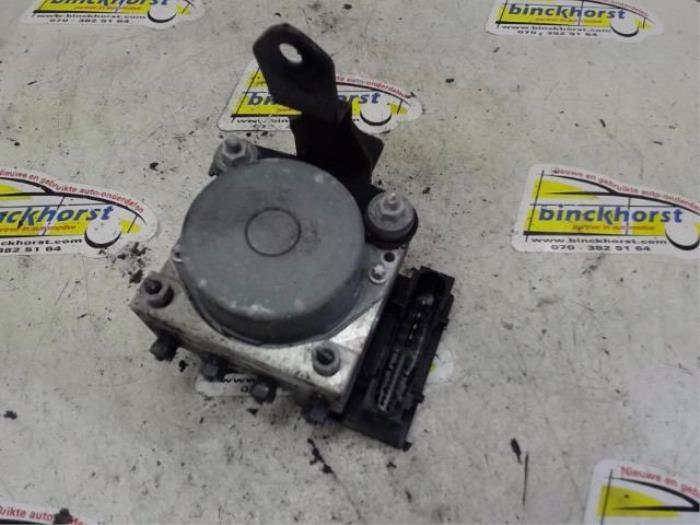 Używane Pompa ABS Daihatsu Cuore (L251/271/276) 1.0 12V DVVT Cena € 40,95 Procedura marży oferowane przez Binckhorst BV