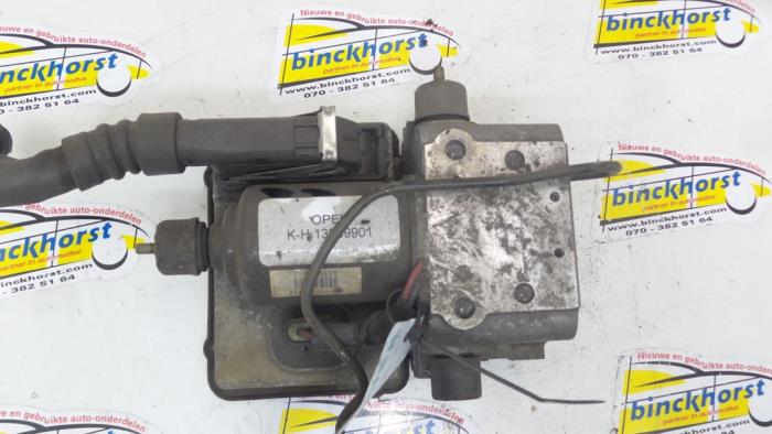 Usagé Bloc ABS Opel Vectra B (36) 2.0 DTi 16V Prix € 63,00 Règlement à la marge proposé par Binckhorst BV