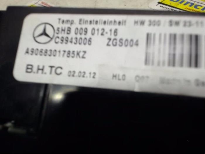 Panneau de commandes chauffage d'un Mercedes-Benz Sprinter 3,5t (906.63) 316 CDI 16V 2012